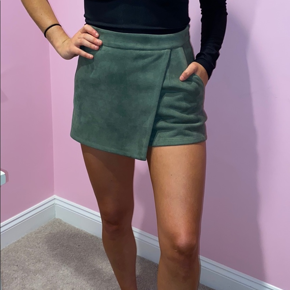 Green Suede Missguided Skort!!!